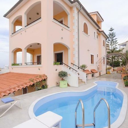 Araucaria Villa Аципопуло Экстерьер фото
